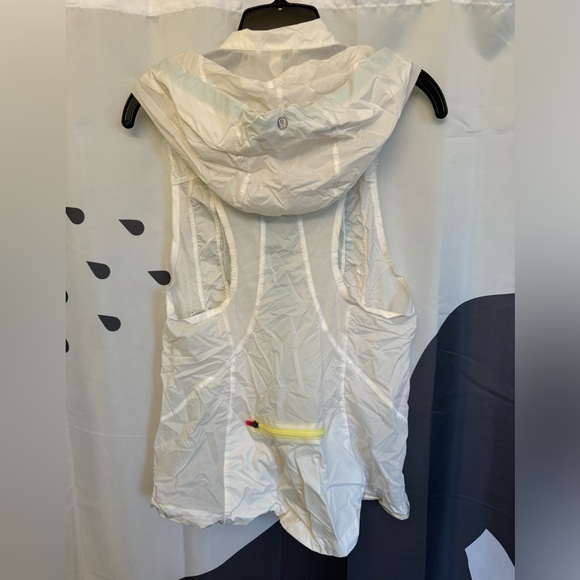 Lululemon Clarity Run Vest - Picture 3 of 3